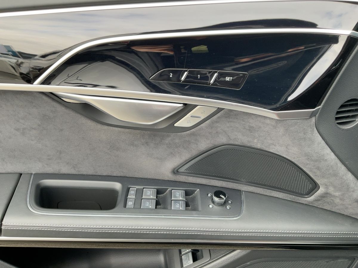 Audi A8 60 TFSI e QU S-LINE MATRIX+AIR+HuD+B&O+AHK