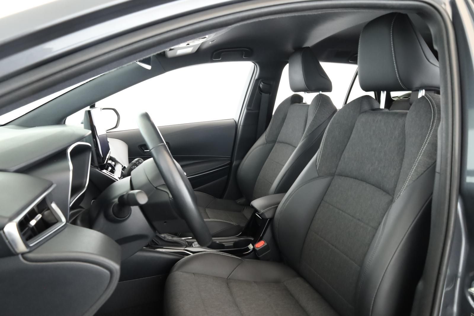 Toyota Corolla Touring Sports 1.8 CVT Team D Navi Kam