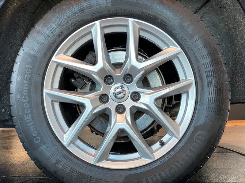 Volvo XC 60 Momentum Pro - Samsaru's Car Outlet