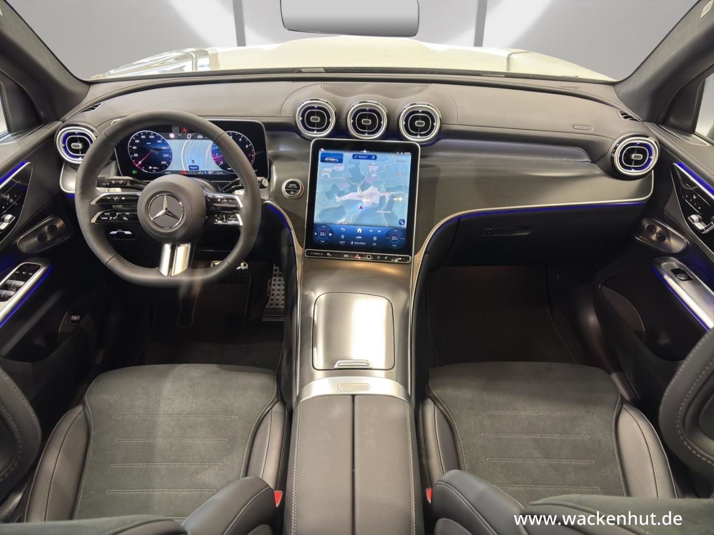 Mercedes-Benz GLC 300 4M EDITON AMG LINE ADVANCED PLUS+AHK+PAN