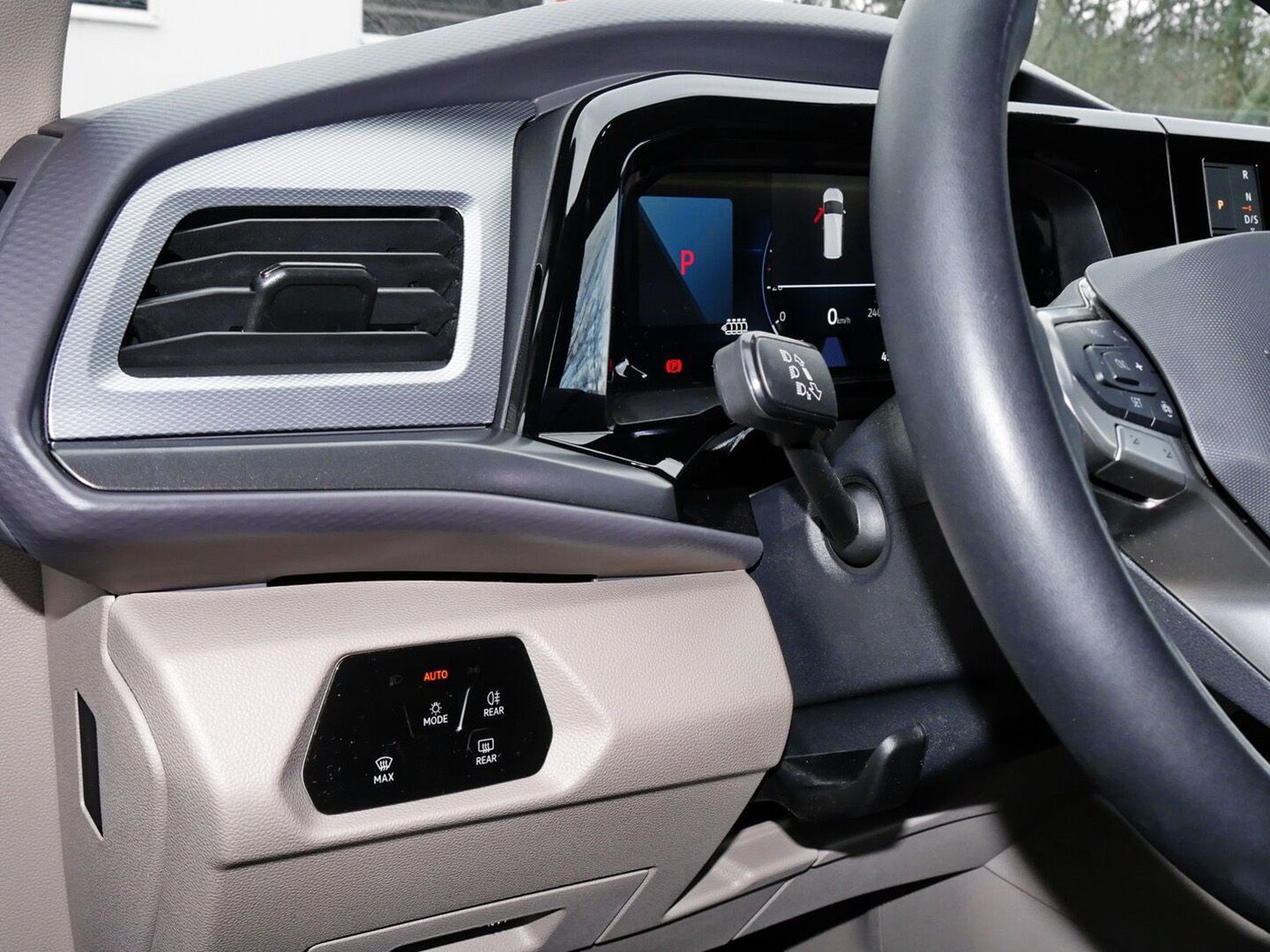 Volkswagen T7 Multivan Basis - Samsaru's Car Outlet