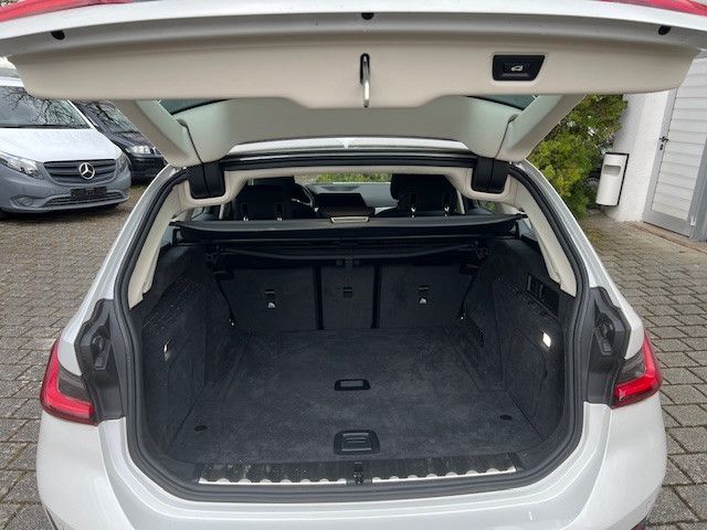 BMW 3 Touring 320 d Aut. Avantgarde - Samsaru's Car Outlet