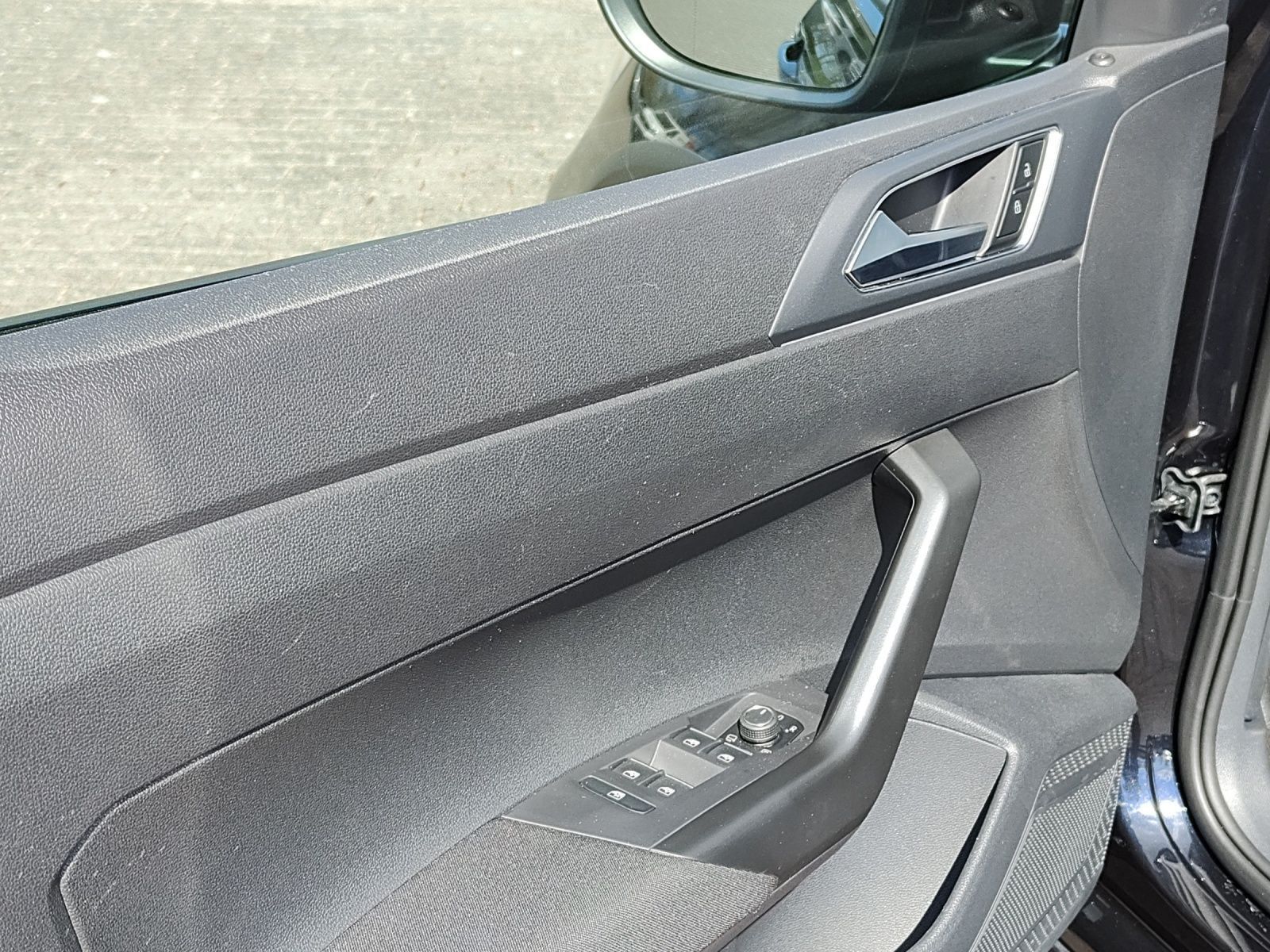 Volkswagen Taigo 1.5 TSI R-Line - Samsaru's Car Outlet