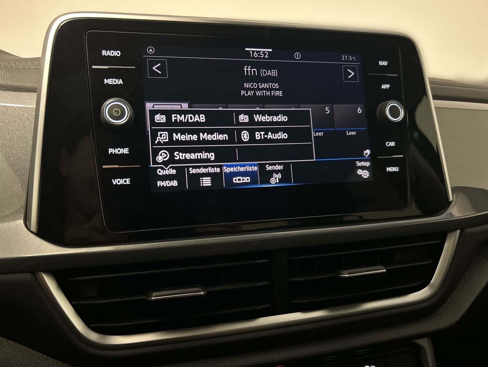 Volkswagen T-ROC 1.5 TSI DSG Style - Samsaru's Car Outlet