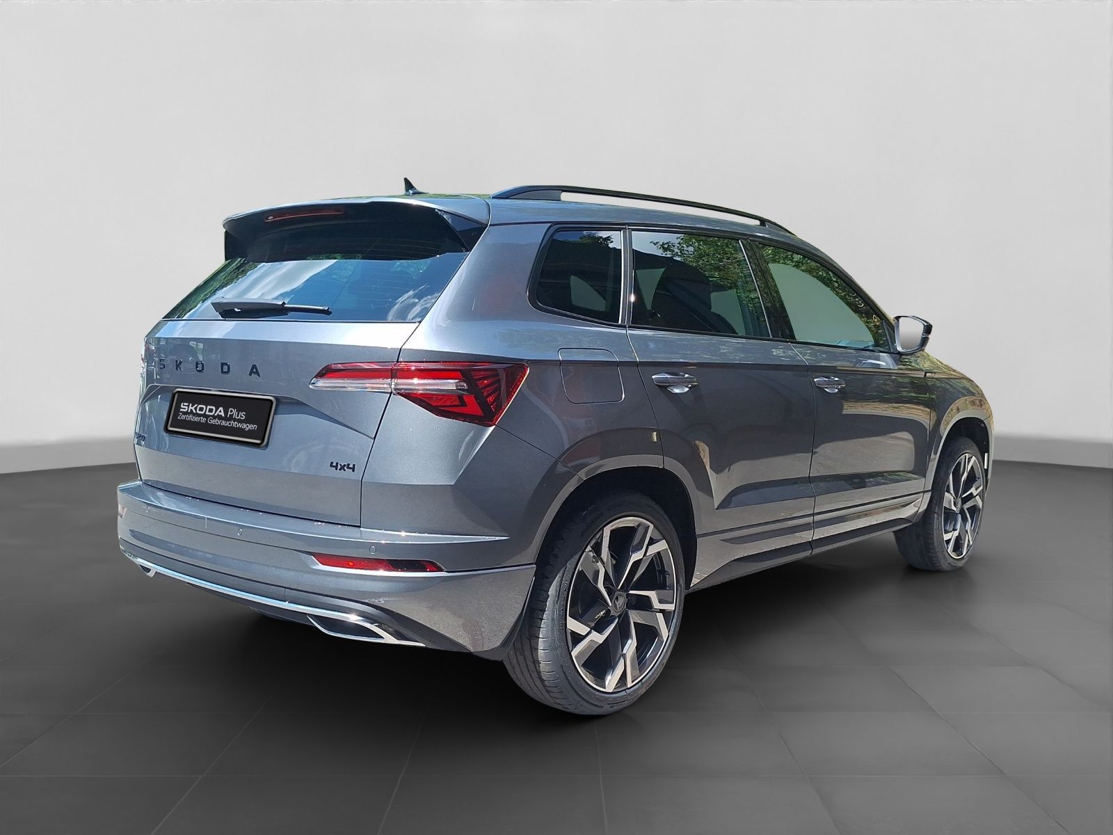 Skoda Karoq 2.0 TSI DSG 4x4 SPORTLINE LM19 LEDER MATRI