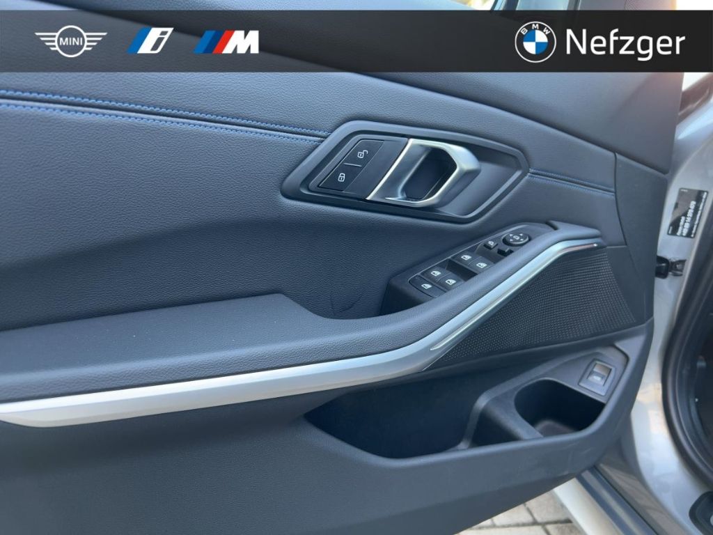 BMW 330 d xDrive Touring M Sport Park-Assistent HiFi