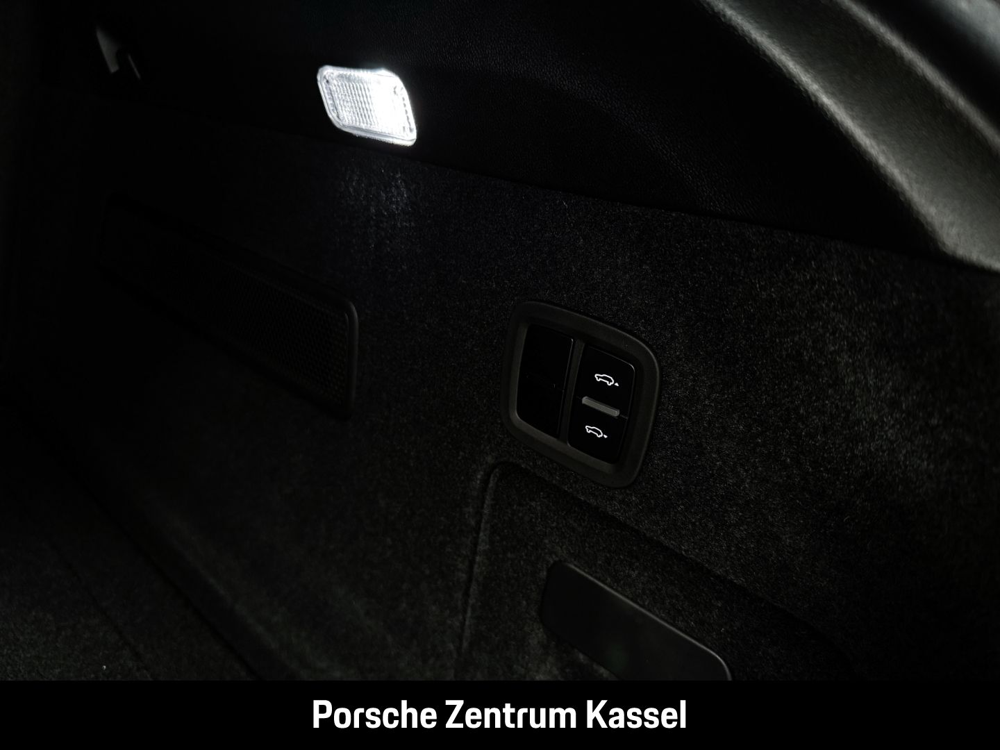Porsche Cayenne E-Hybrid Coupe Matrix LED