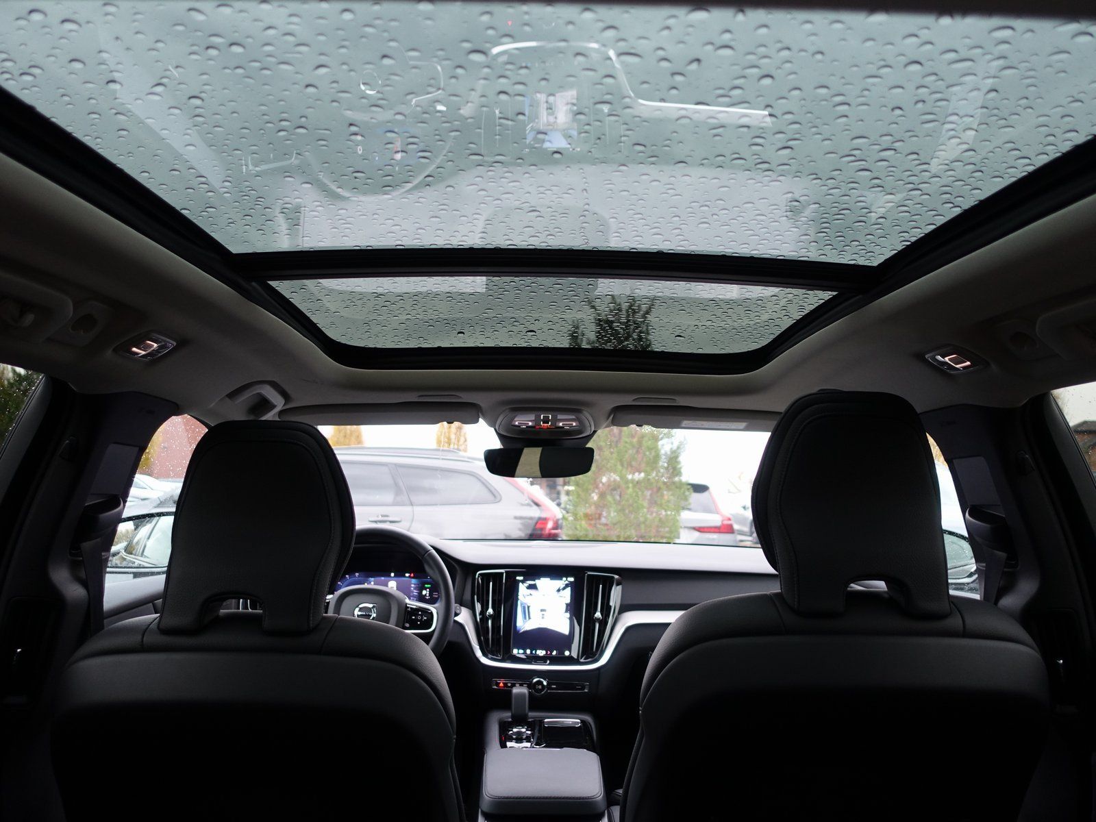 Volvo V60 Plus Dark T6 AWD Plug-in Hybrid AHK/360°/KAM