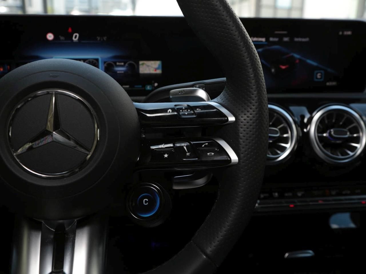 Mercedes-Benz CLA 35 AMG 4M - Samsaru's Car Outlet