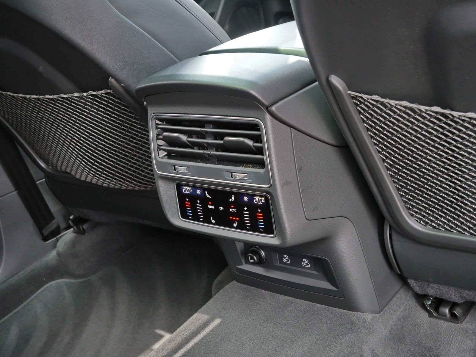 Audi RS Q8 305km/h*Keramik*Pano*B&O*Air*Stand*Nachts.