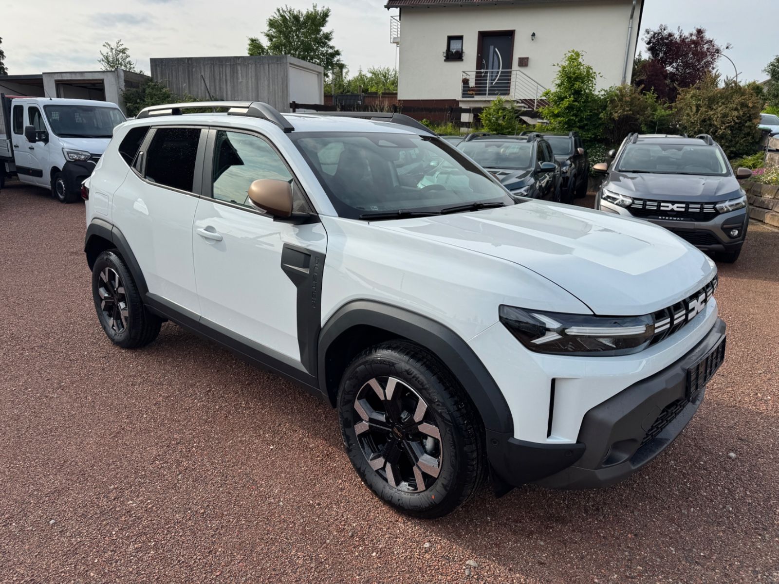 Dacia Neuer Duster Extreme TCE 130 - Samsaru's Car Outlet