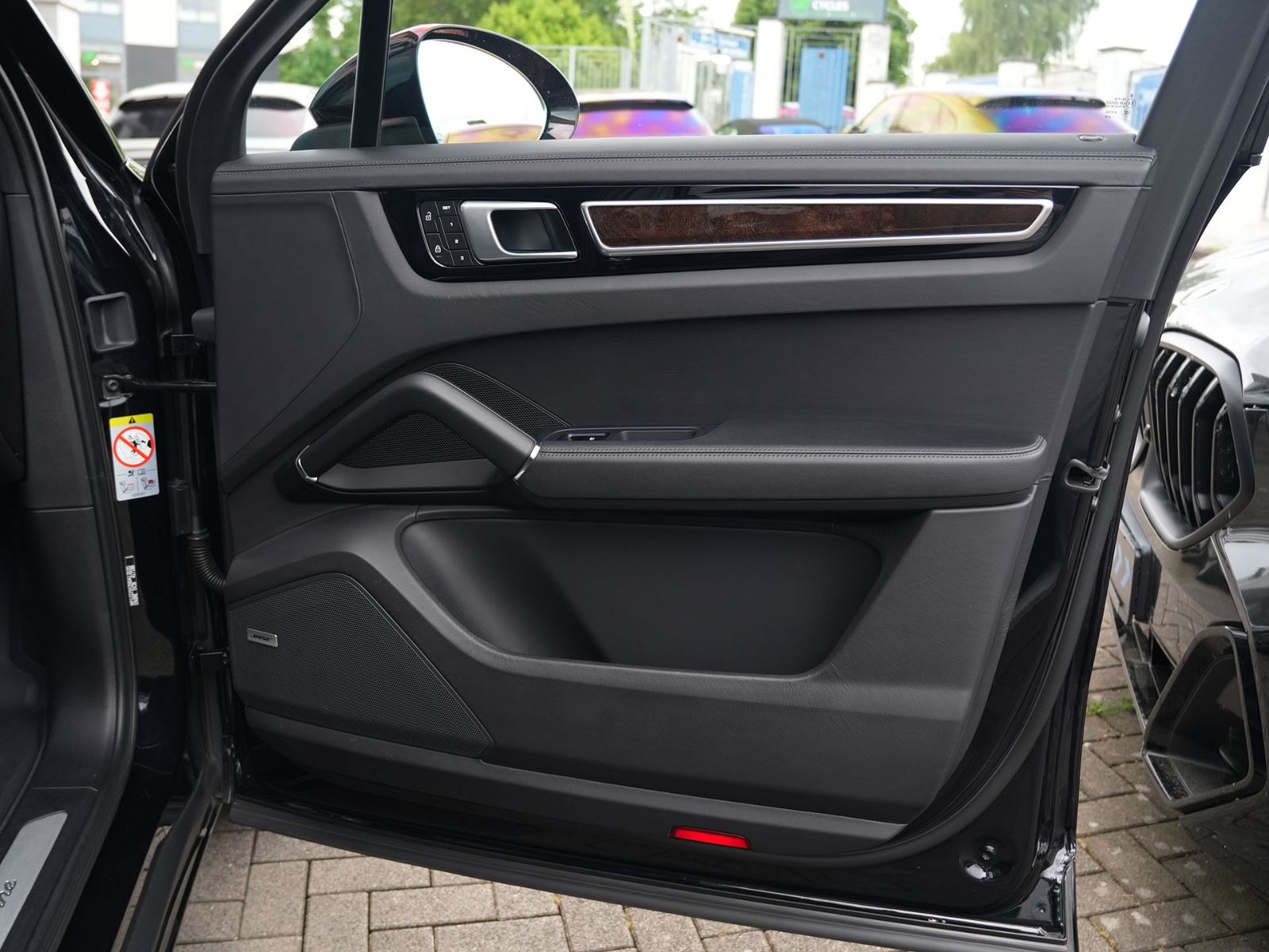 Porsche E-Hybrid MY24-INNODRIVE-ACC-LUFTF.-PANO-BOSE-RS