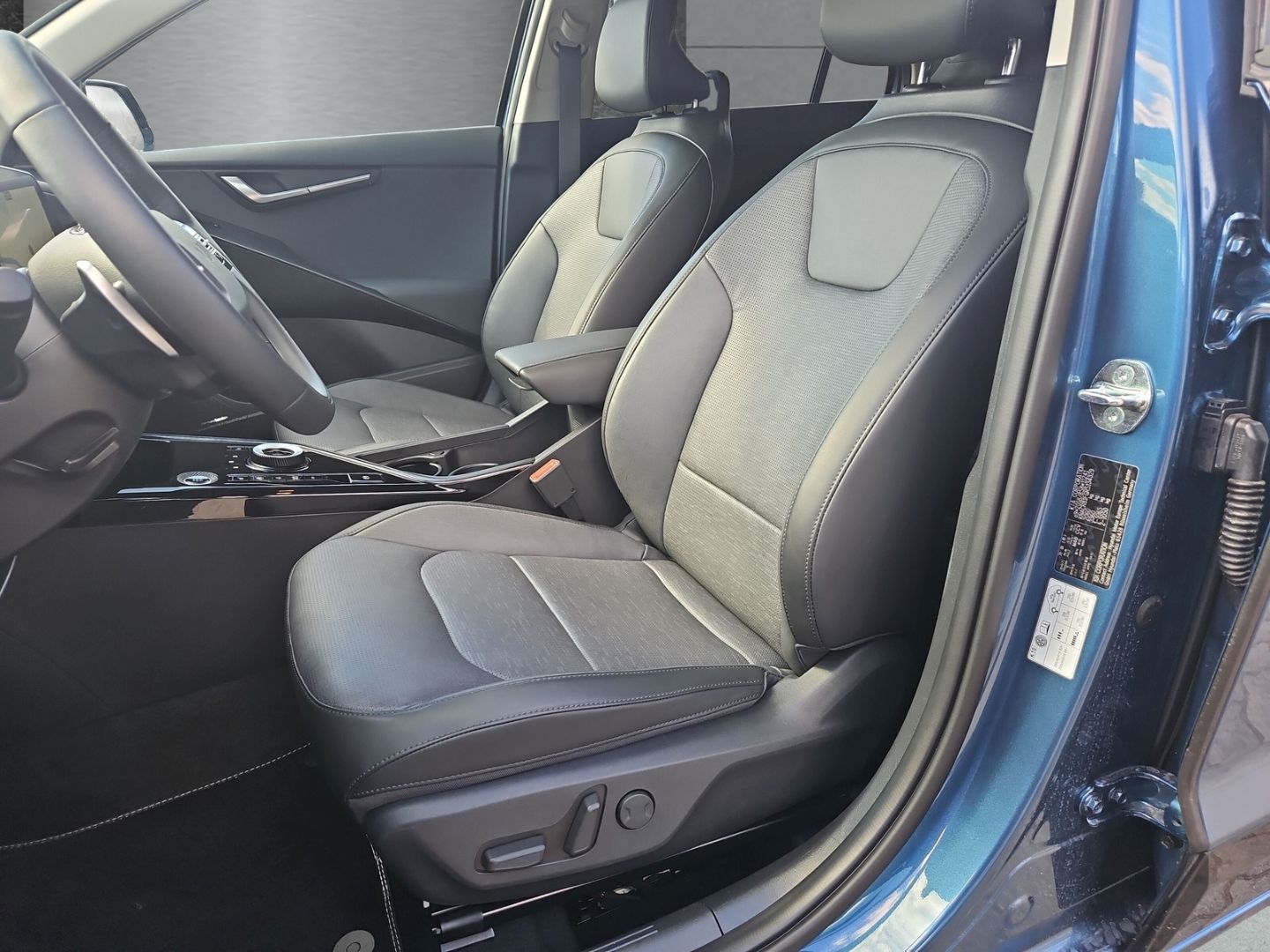 Kia Niro NIRO 1.6 DCT6 Plug-in Hybrid Spirit+ - Samsaru's Car Outlet