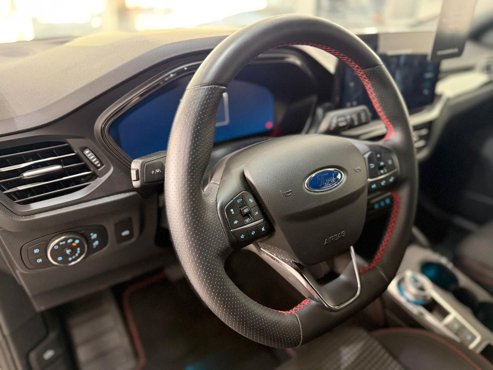 Ford Focus Turnier ST-Line X Aut. 1.Hand|AHK|HUD|PDC