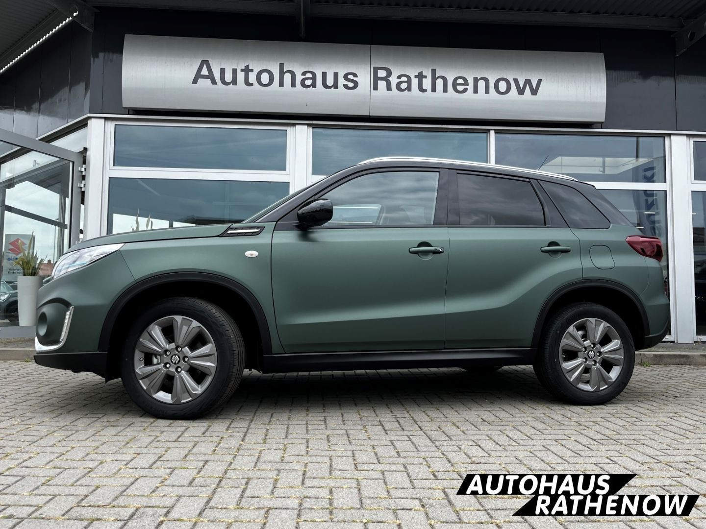 Suzuki Vitara 1.5 Hybrid Comfort 4x4 Allrad - Samsaru's Car Outlet