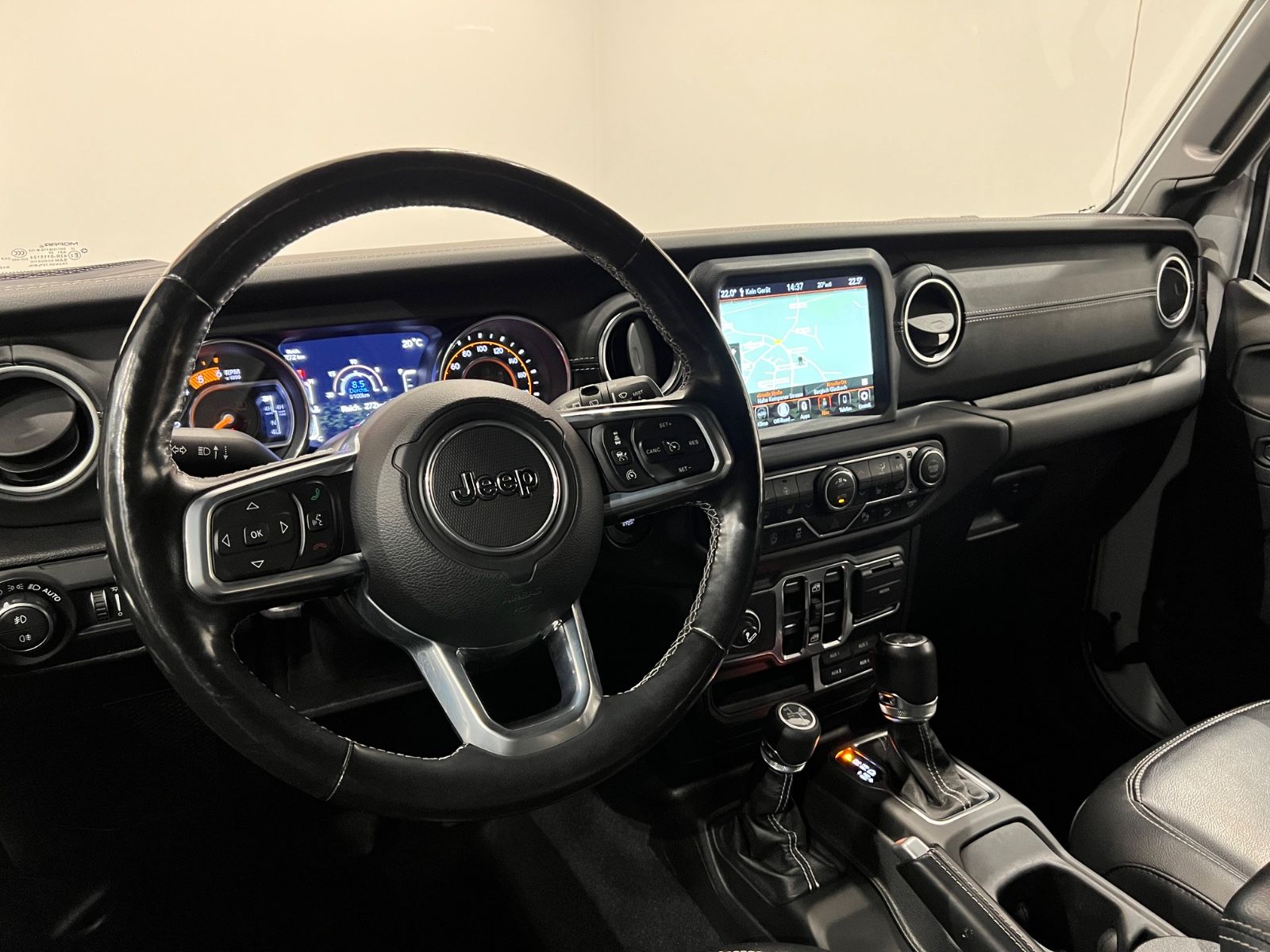 Jeep Wrangler Unlimited Sahara Softtop Sky One-Touch