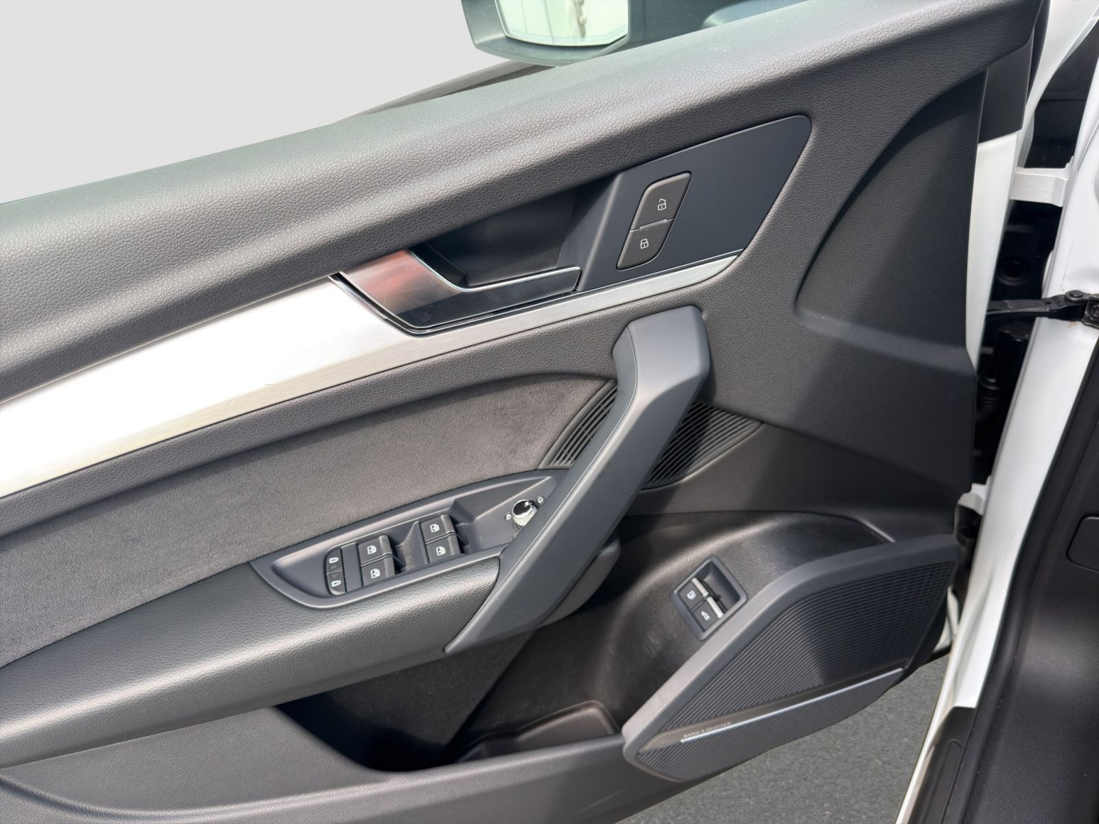 Audi Q5 55 TFSI e quattro S-tronic S line Matrix Umge