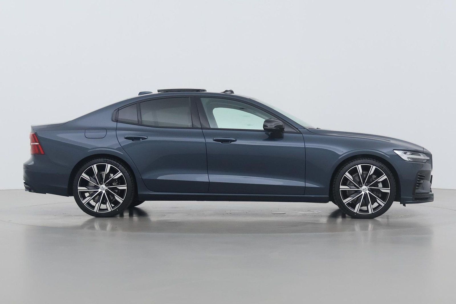 Volvo S60 T8 Recharge Ultimate Dark | HEICO SPORTIV |