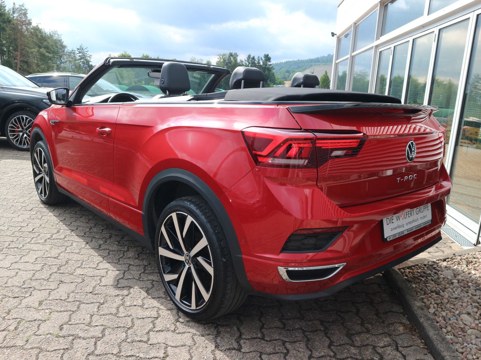 Volkswagen T-Roc R-Line 1.5 TSI - Samsaru's Car Outlet