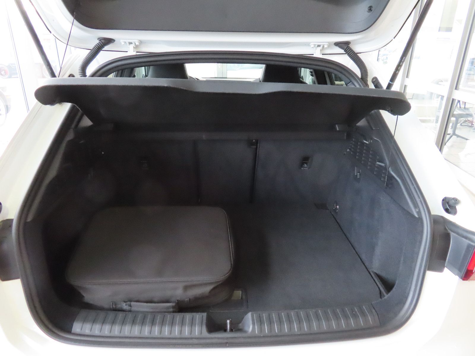 Audi A3 Sportback 40 TFSI e S line - Samsaru's Car Outlet