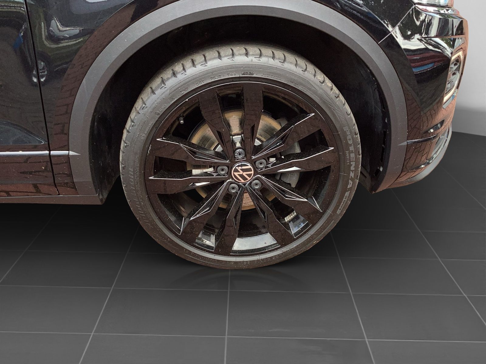 Volkswagen T-Roc 1.5 TSI DSG R-LINE - Samsaru's Car Outlet