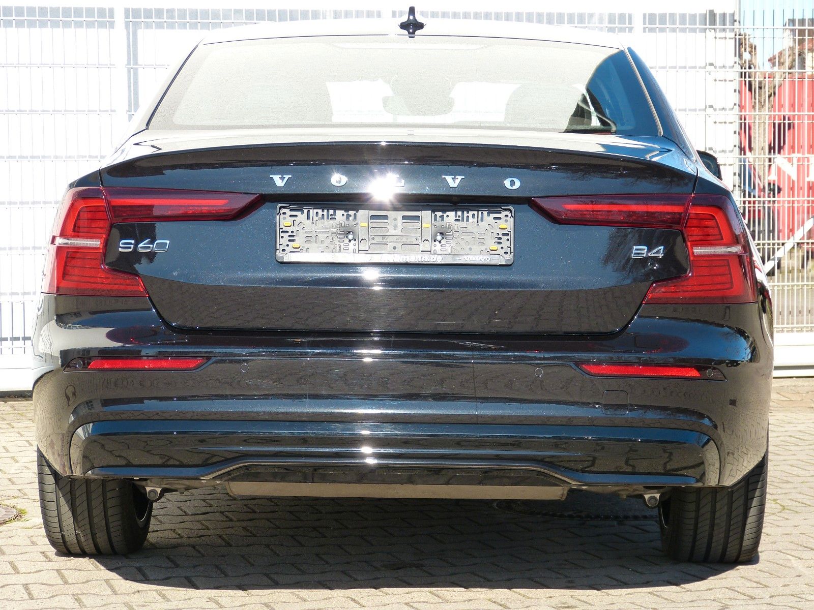 Volvo S60 B4 Plus Dark Automatik SD*StdHz*ACC