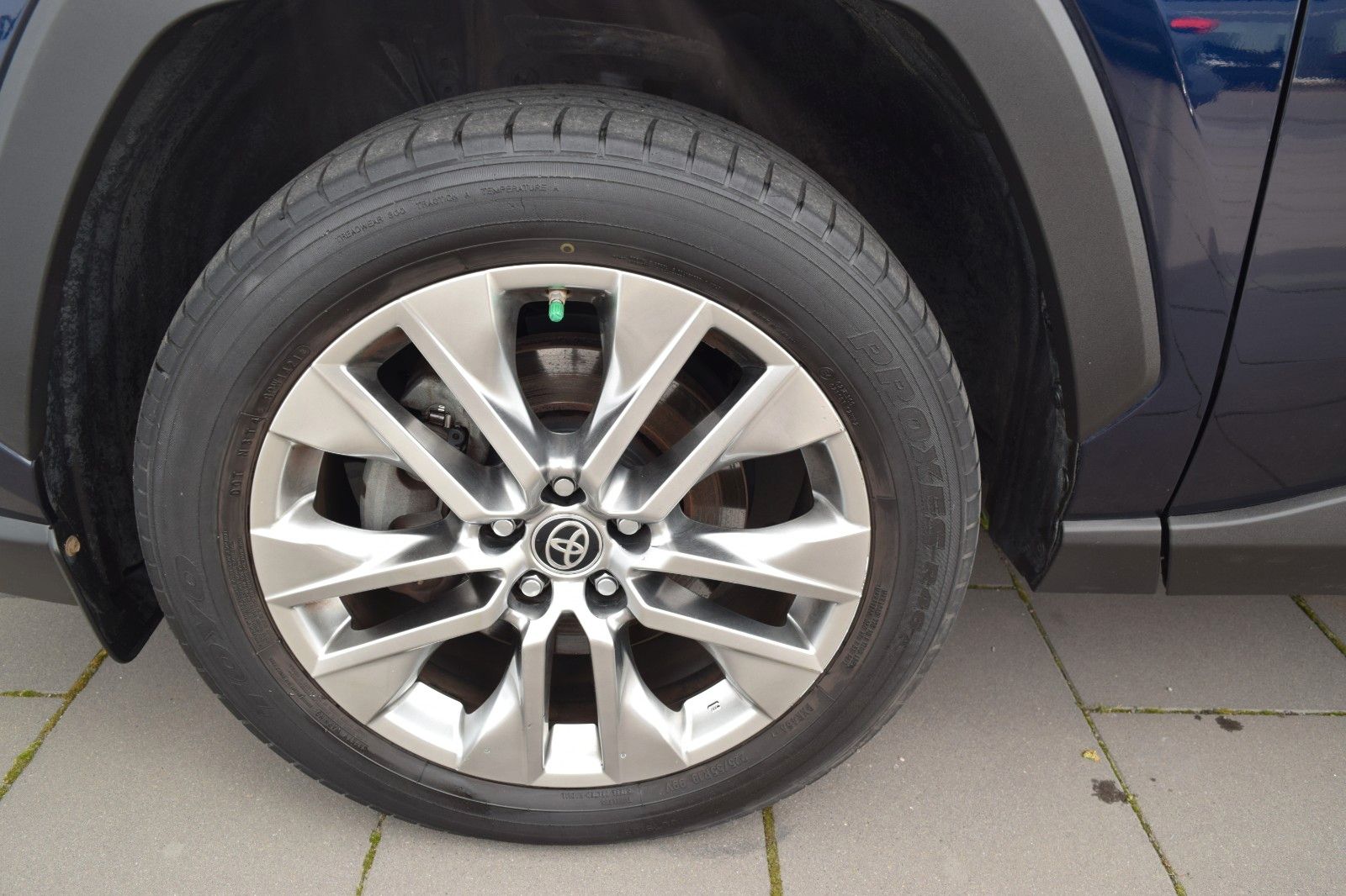 Toyota RAV 4 RAV4 Hybrid 4x2 Lounge - Samsaru's Car Outlet