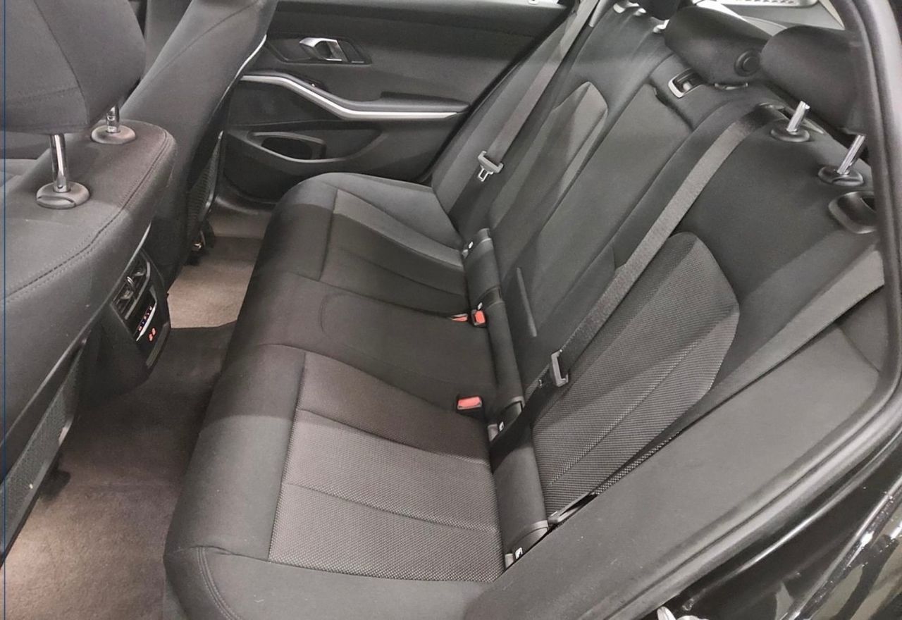 BMW 320d xDrive Touring - Samsaru's Car Outlet