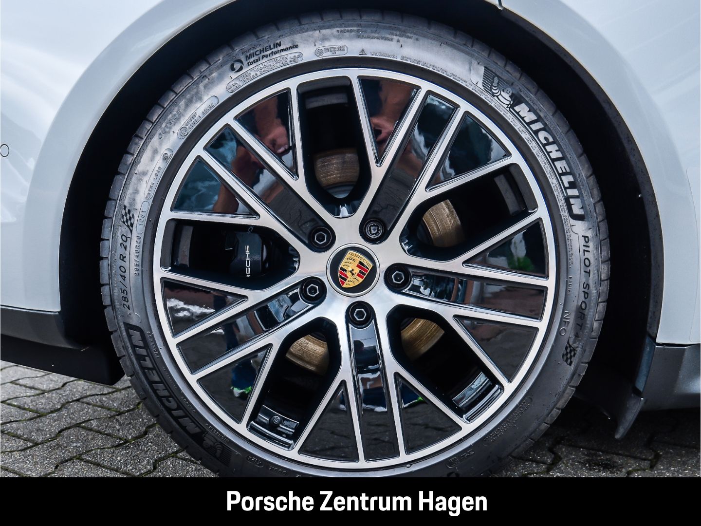 Porsche Taycan 4S SportDesign Surround-View LED-Matrix