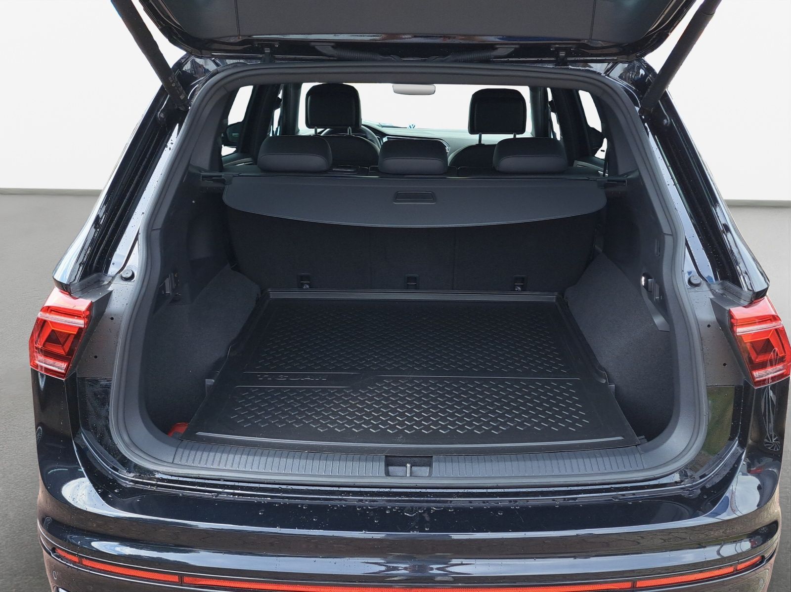 Volkswagen Tiguan Allspace 2.0 TDI R-Line 4M*Matrix*H&K*HuD