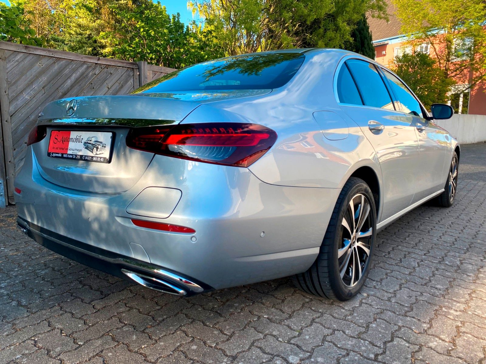 Mercedes-Benz E 300 de - Samsaru's Car Outlet