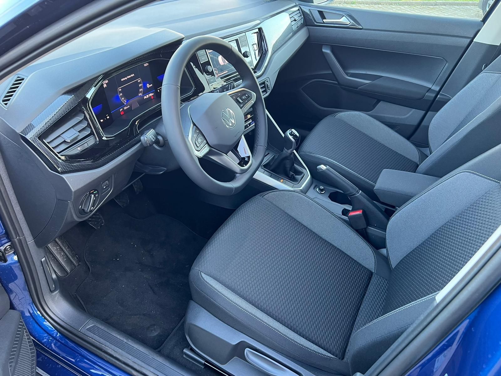 Volkswagen Taigo 1.0 TSI Life - Samsaru's Car Outlet