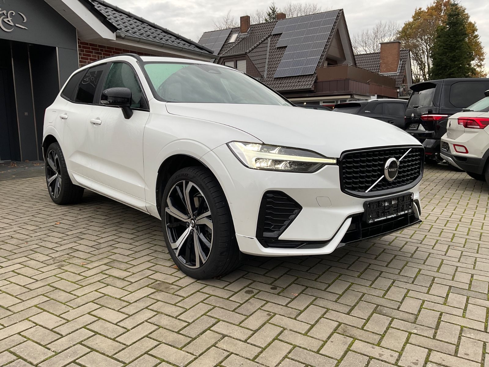 Volvo XC 60 XC60 R Design AWD,AHK,Kamera,Pano,LED