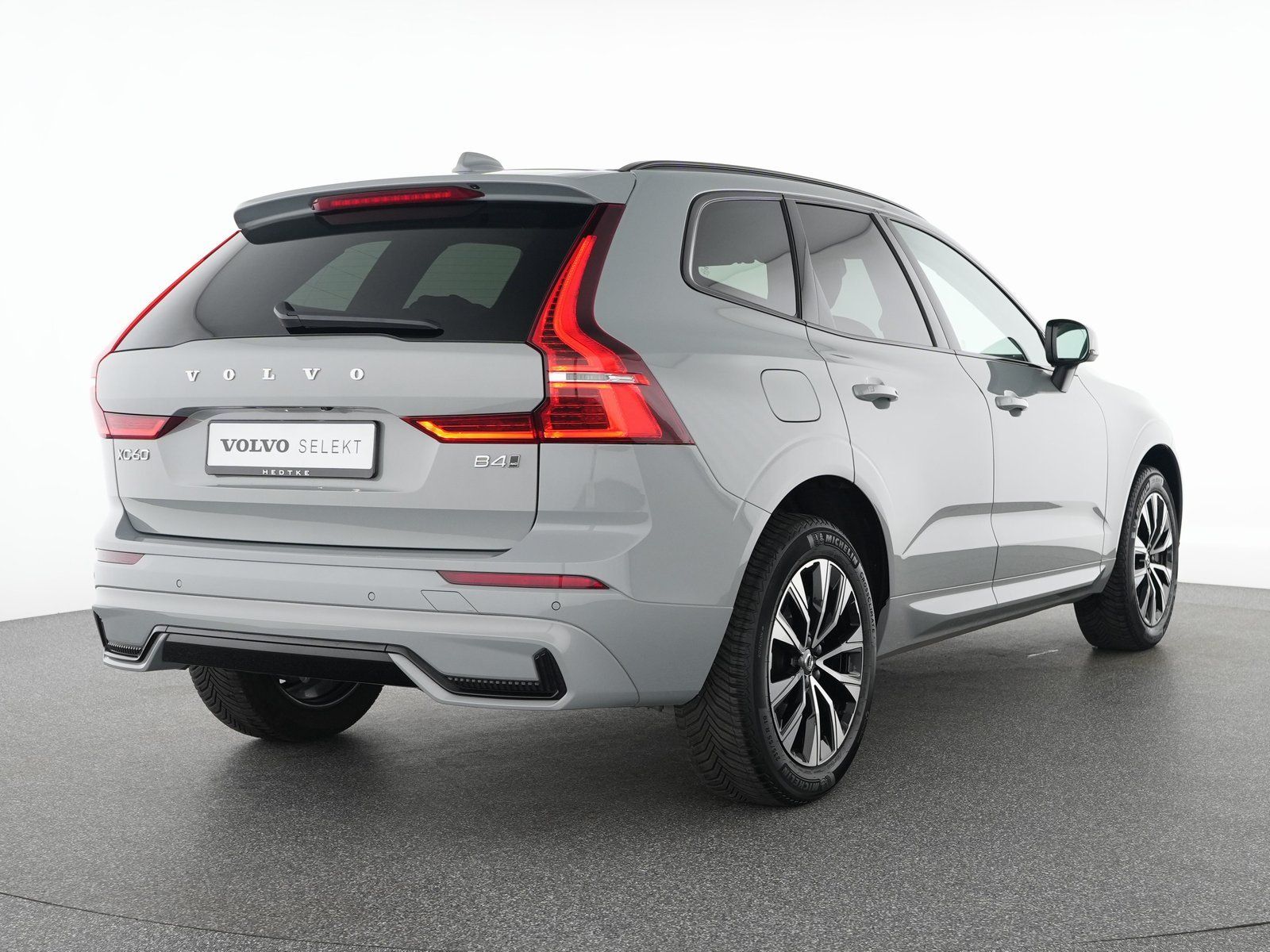 Volvo XC60 B4 AWD Geartronic Plus Dark ACC*BLIS*LEDER