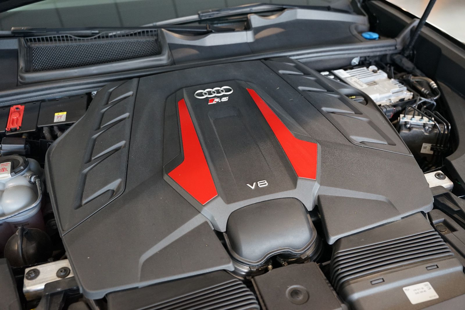 Audi RSQ8 | HuD | Keramik | Pano | 305 km/h | 23"