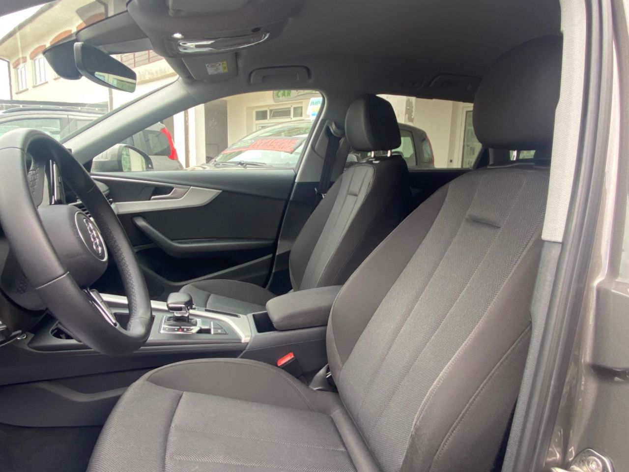 Audi A4 Avant 35 TDI S tronic Business - Samsaru's Car Outlet