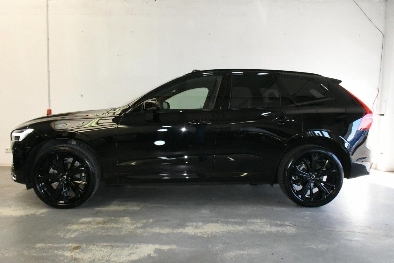 Volvo XC60 Ultra Black AWD ACC*H&K*HuD*360*PANO*MASSAG