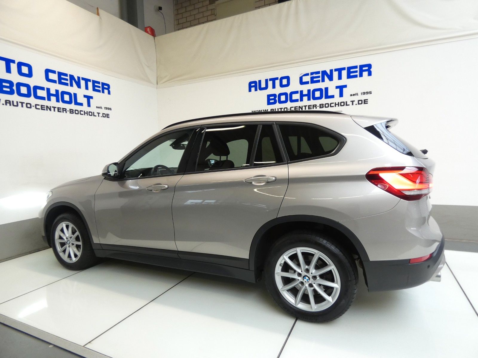 BMW X1 xDrive 25 d Advantage - Samsaru's Car Outlet