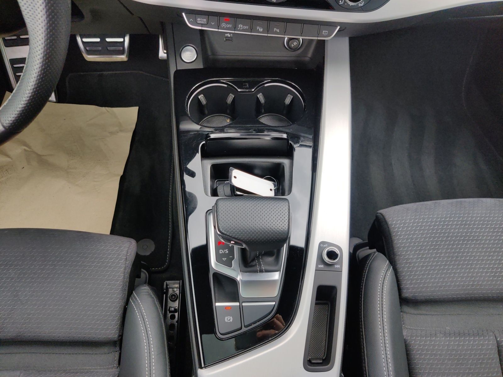 Audi A4 Avant 45 TFSI q. S-Tronic S-Line - Samsaru's Car Outlet