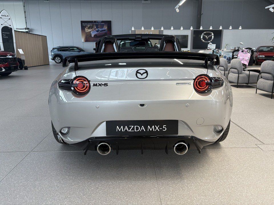 Mazda MX-5 2.0L 184PS KAZARI mit sportlichen Anbauteil