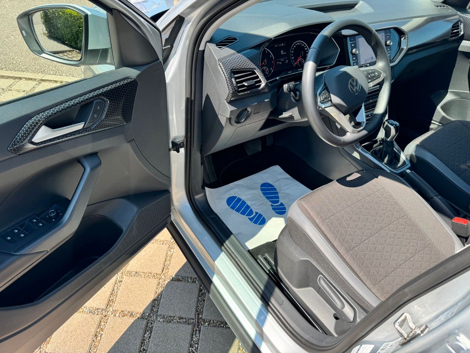 Volkswagen T-Cross 1.0 TSI Style DSG - Samsaru's Car Outlet