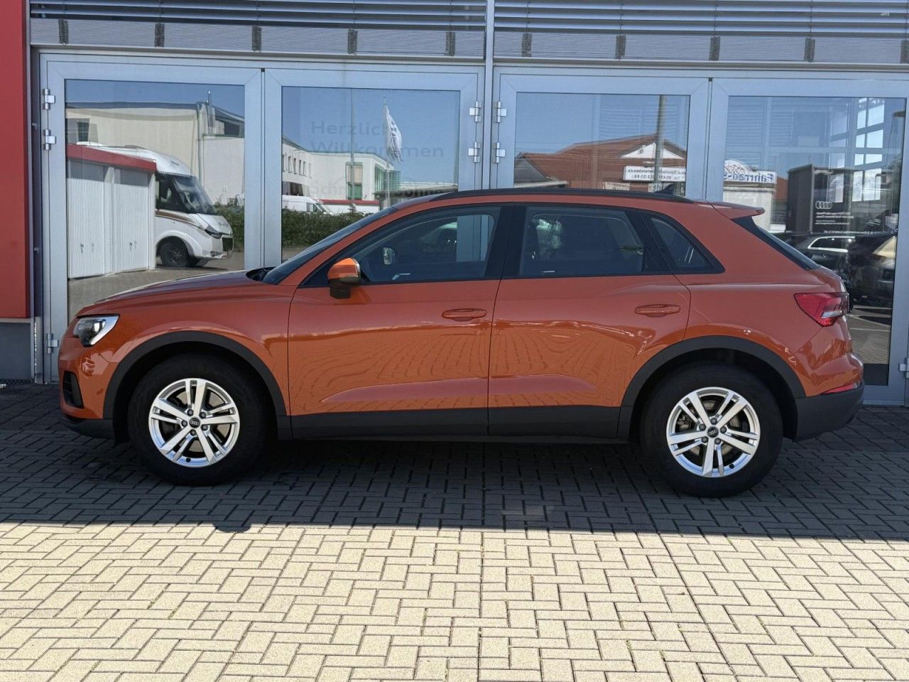 Audi Q3 45 TFSI quattro S-tronic - Samsaru's Car Outlet