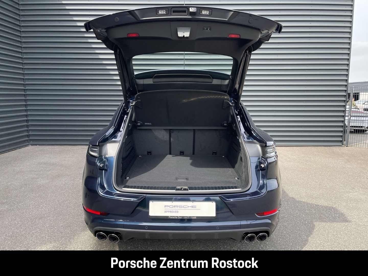 Porsche Cayenne E-Hybrid Coupe Panorama Surround-View