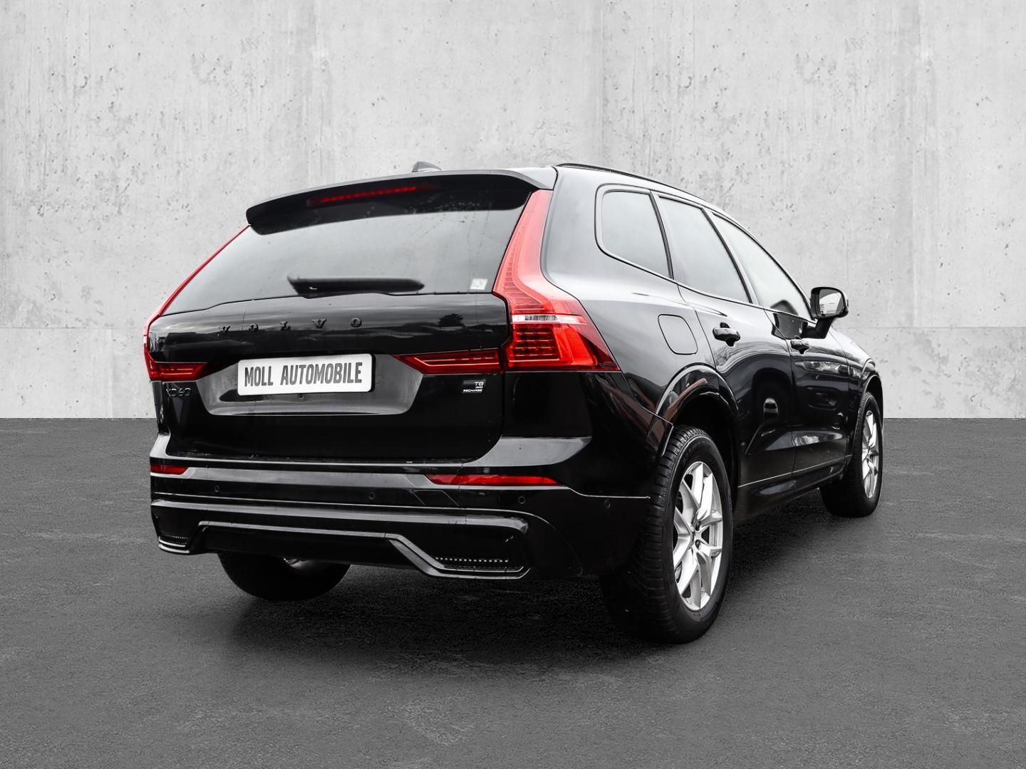 Volvo XC60 Plus Black Edition Recharge Plug-In Hybrid