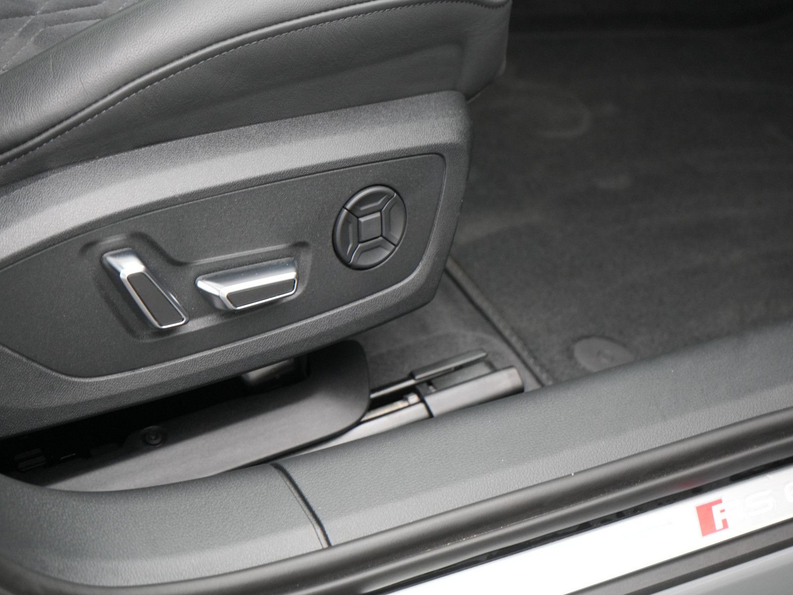 Audi RS6 LASER STANDHZ PANO RAUTE B&O ACC MEMORY NAVI
