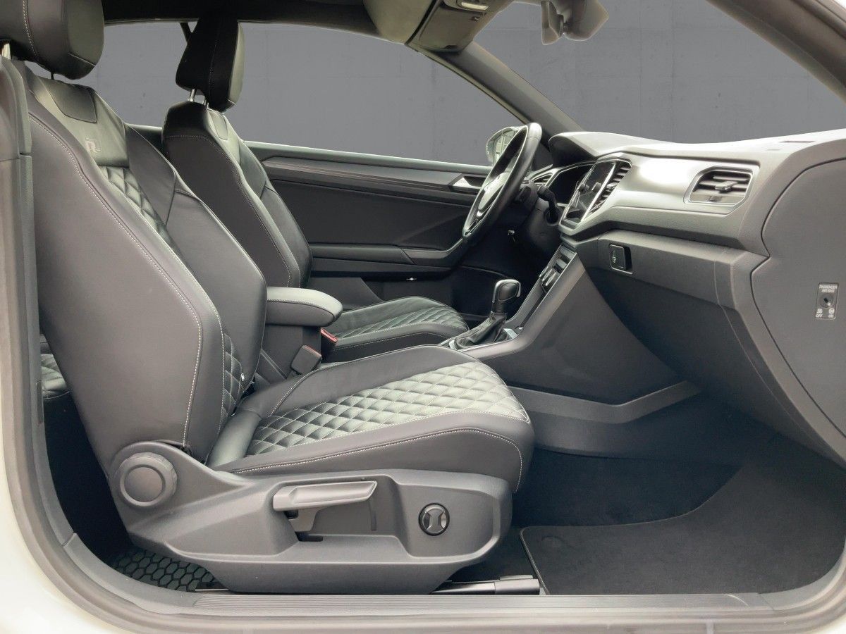 Volkswagen T-Roc 1.5 TSI DSG R-LINE - Samsaru's Car Outlet