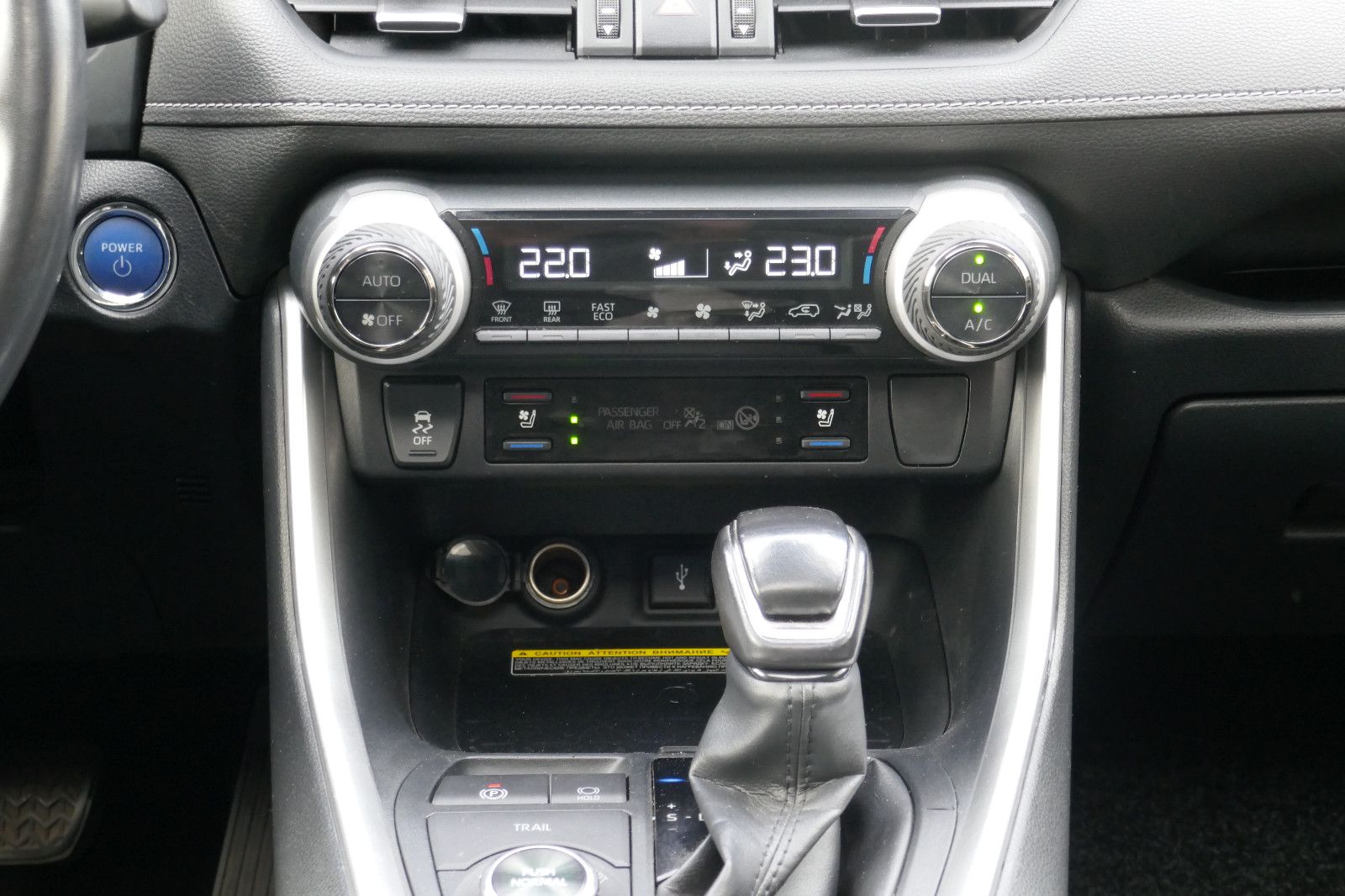 Toyota RAV 4 Hybrid Lounge Allrad - Samsaru's Car Outlet