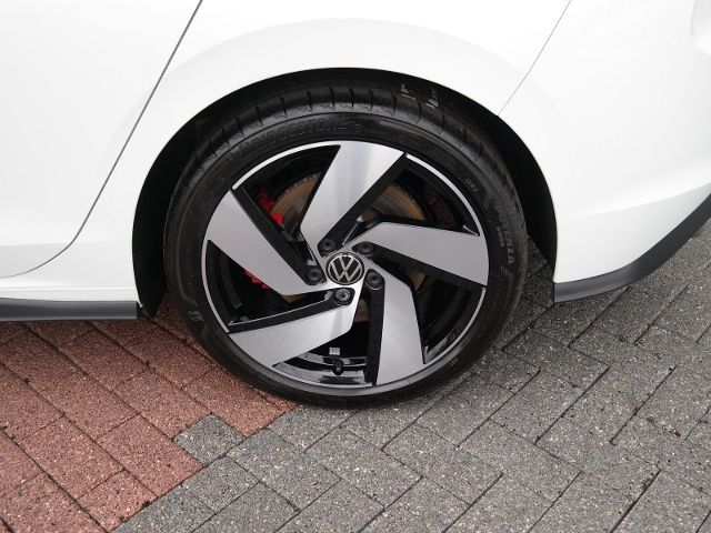 Volkswagen Golf VIII 2.0 TSI GTI DSG - Samsaru's Car Outlet
