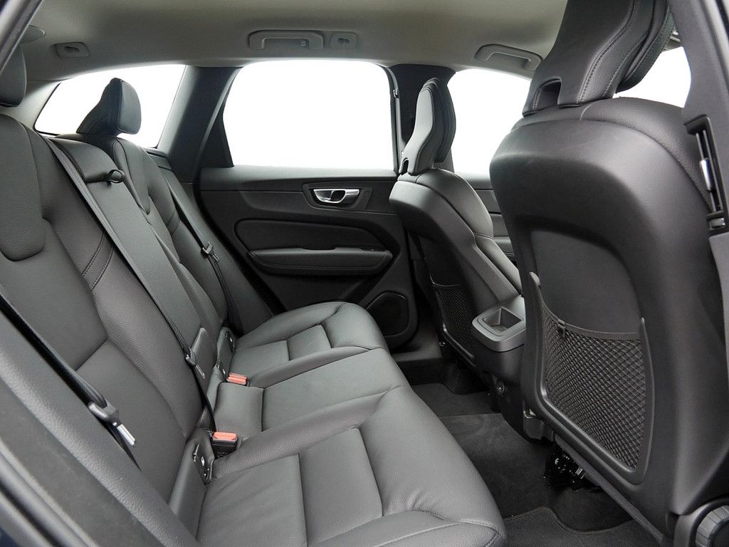 Volvo XC60 B4 Inscription AWD AHK FACEL. STANDHZ LED