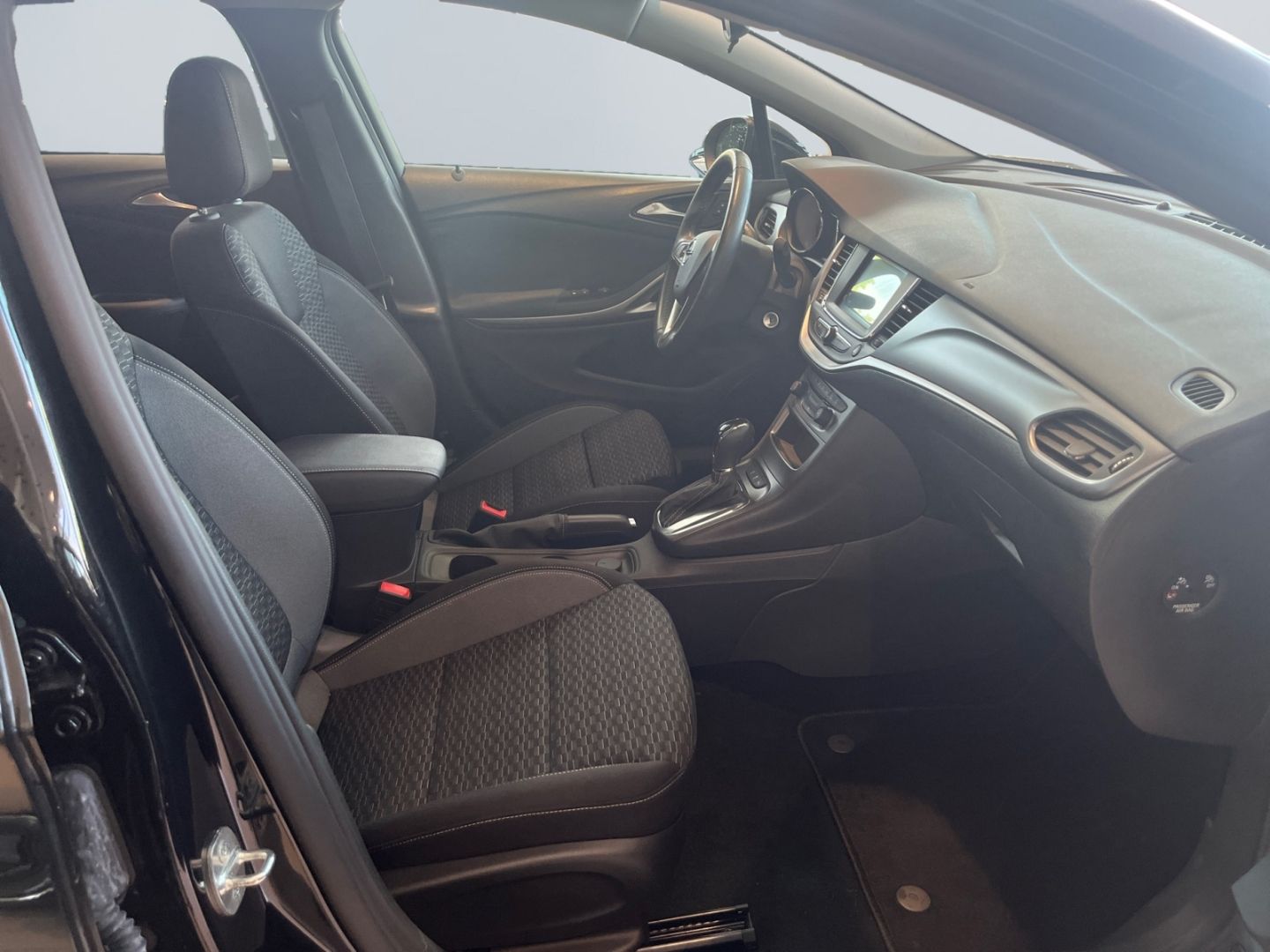 Opel Astra 1.5 D ST Edition - Samsaru's Car Outlet
